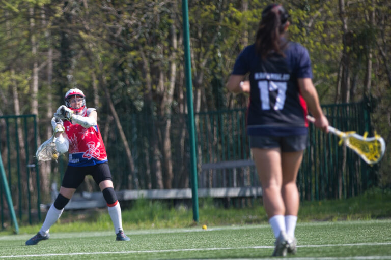 Photo 3 du week-end 4 de l'AFL 2025-2026 avec l'équipe féminine (Paris Phoenix Noir) face à l'équipe Lyon Sorcières