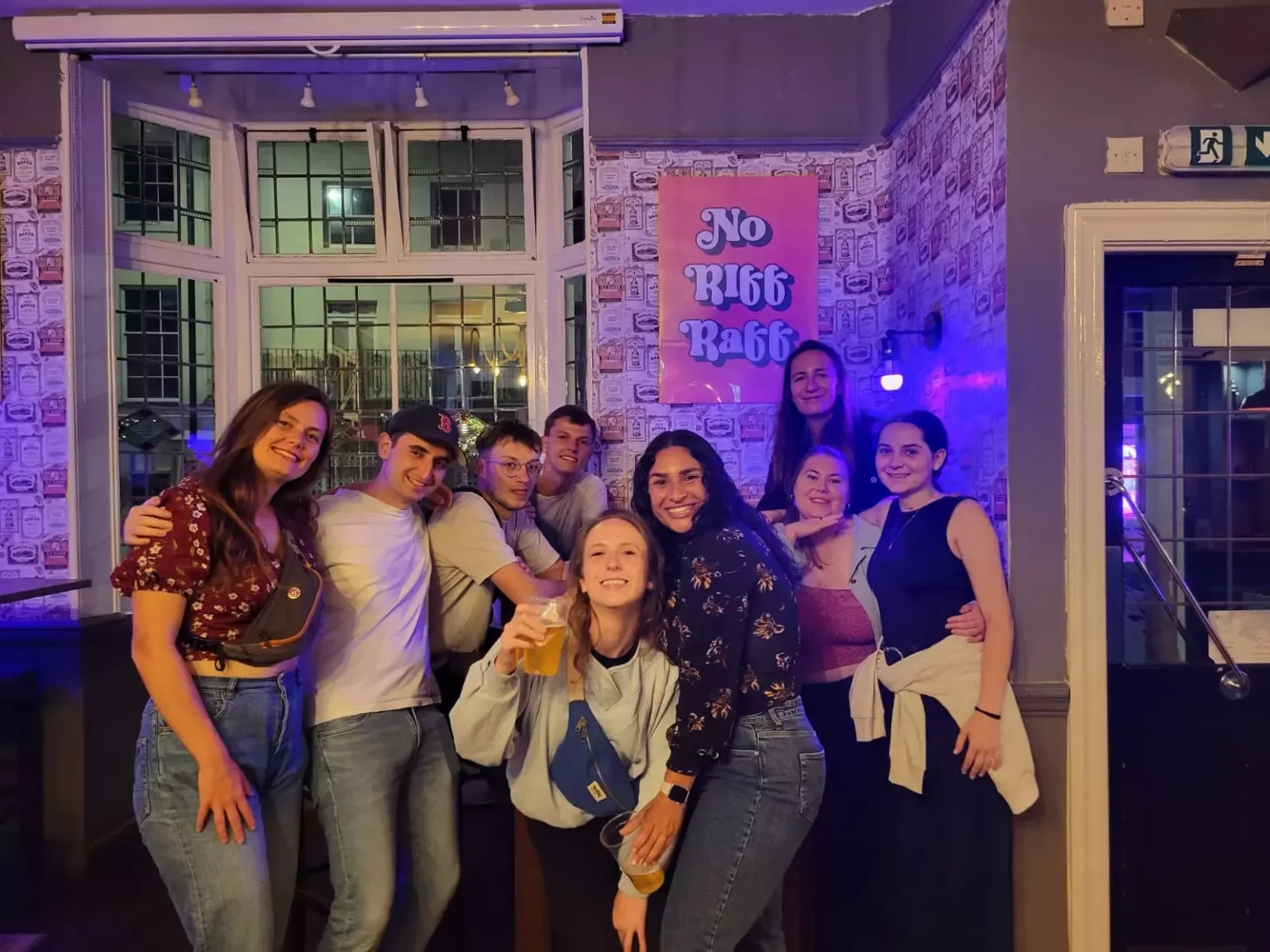 Des membres du club réunis lors d’une soirée